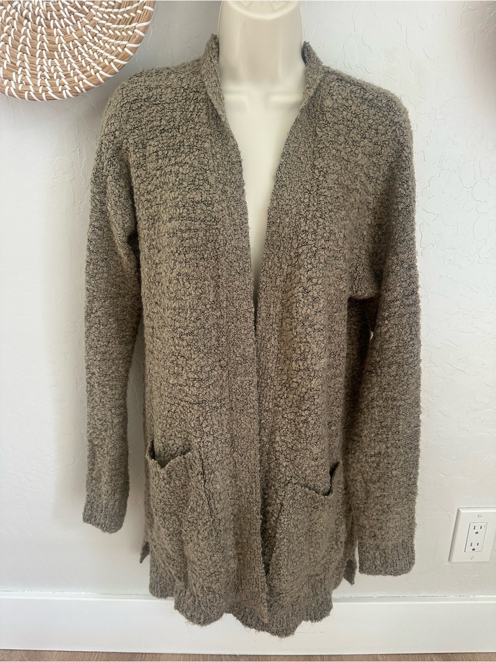 Quinn Taupe Bouclé Open-Front Knit Cardigan. Size Small